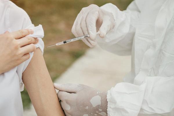 Εμβολιασμός εμβόλιο εμβολιασμοί κατά της γρίπης
